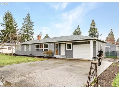 419 W Hazel St, Roseburg, OR 97471