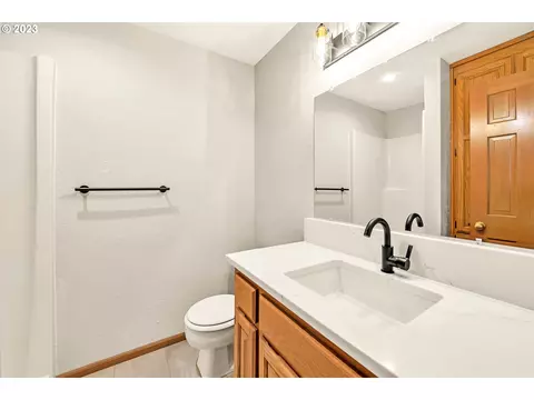 Bath - 27725 Royal, Eugene, OR 97402 photo 5 of 7