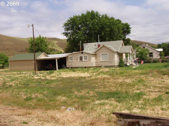 3715 NE Riverside Ave, Pendleton, OR 97801 photo 1
