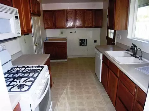 10335 Wright, Klamath Falls, OR 97603 photo 2