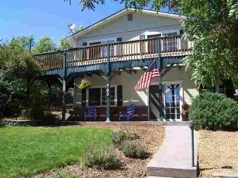 703 Front, Klamath Falls, OR 97601 photo 1