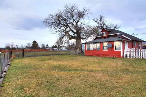 617 E Front, Merrill, OR 97633 photo 3