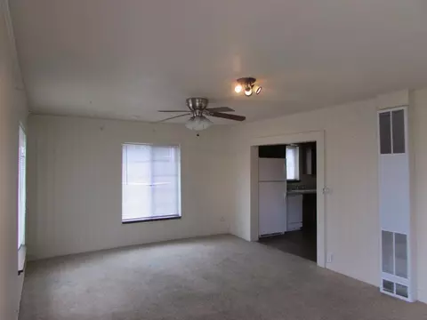 1726 Wall, Klamath Falls, OR 97601 photo 2
