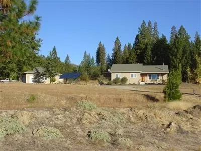 13777 Perry Rd, Central Point, OR 97502 photo 4