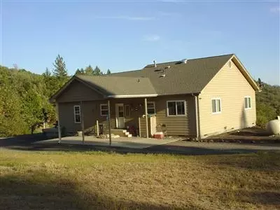 13777 Perry Rd, Central Point, OR 97502 photo 5