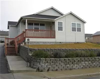 996 Win Way, Eagle Point, OR 97524 photo 1