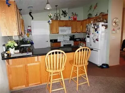 235 Rogue River Dr, Eagle Point, OR 97524 photo 4