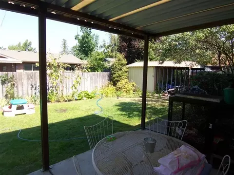 802 W First St, Phoenix, OR 97535 photo 13