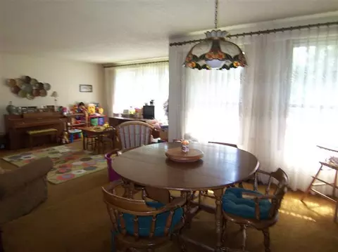 802 W First St, Phoenix, OR 97535 photo 3