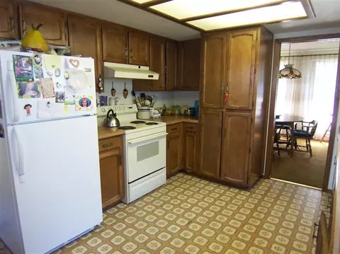 802 W First St, Phoenix, OR 97535 photo 7