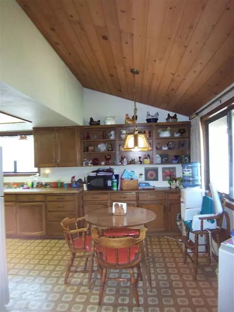 802 W First St, Phoenix, OR 97535 photo 6