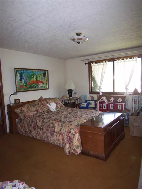 802 W First St, Phoenix, OR 97535 photo 10