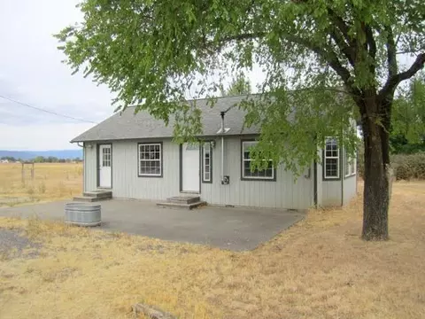 501 Bigham Brown Rd, Eagle Point, OR 97524 photo 2