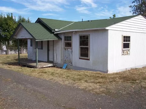 1662 Stevens Rd, Eagle Point, OR 97524 photo 2
