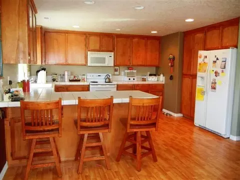 2012 Lara Ln, Central Point, OR 97502 photo 6