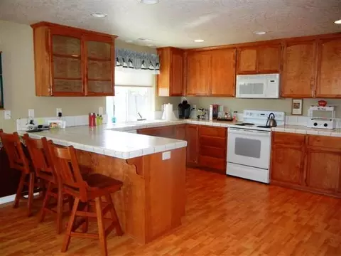 2012 Lara Ln, Central Point, OR 97502 photo 5