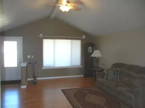 2012 Lara Ln, Central Point, OR 97502 photo 4