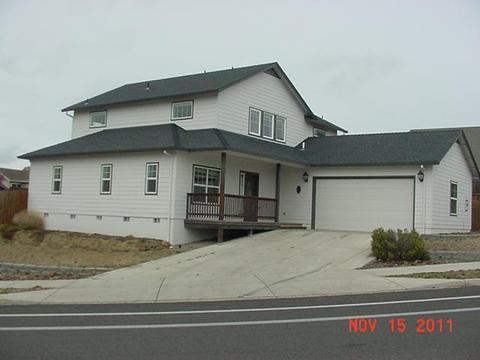 938 Crystal Dr, Eagle Point, OR 97524 photo 1