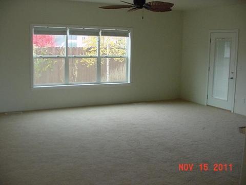 938 Crystal Dr, Eagle Point, OR 97524 photo 2