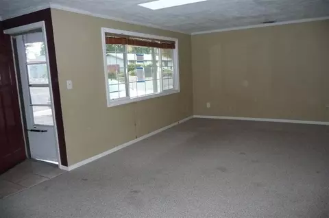 1235 Triangle Dr, Central Point, OR 97502 photo 4