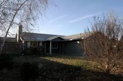 74 Osprey Dr, Eagle Point, OR 97524 photo 2