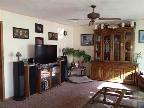 658 Talbot St, Eagle Point, OR 97524 photo 2