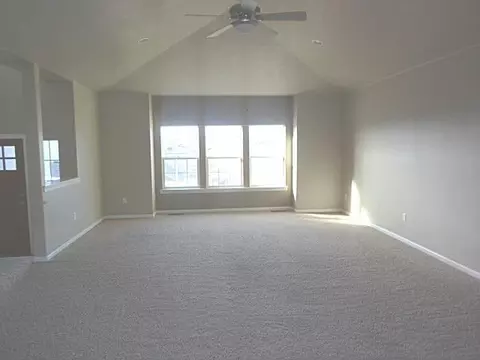 1159 Highlands Dr, Eagle Point, OR 97524 photo 2