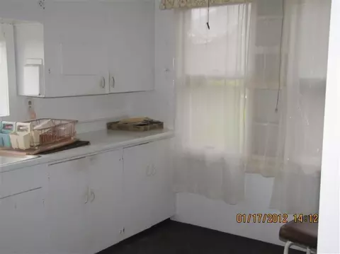 350 Summit Loop, Grants Pass, OR 97527 photo 2