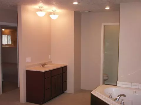 424 E Gregory Rd, Central Point, OR 97502 photo 8