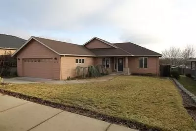 959 Crystal Dr, Eagle Point, OR 97524 photo 1
