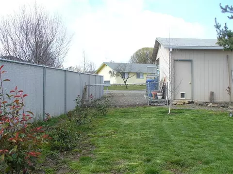 254 Tracy Ave, Eagle Point, OR 97524 photo 10
