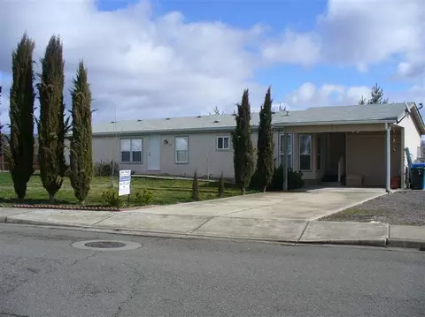 254 Tracy Ave, Eagle Point, OR 97524 photo 1