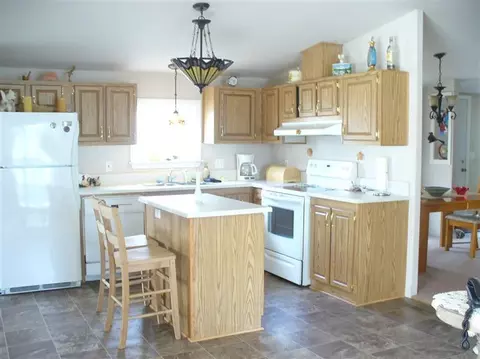 254 Tracy Ave, Eagle Point, OR 97524 photo 2