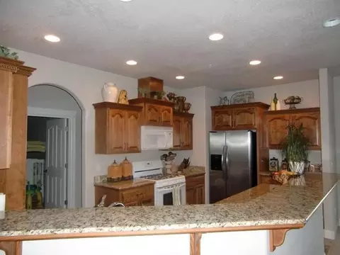 630 Barton, Eagle Point, OR 97524 photo 2