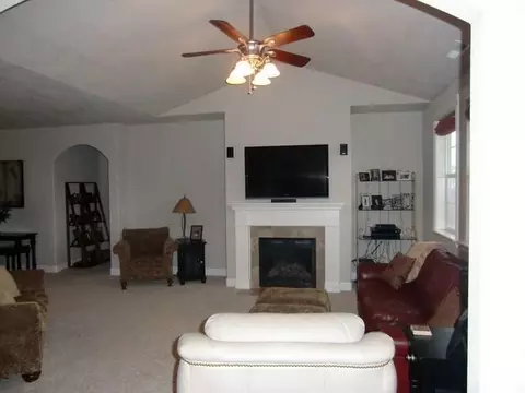 630 Barton, Eagle Point, OR 97524 photo 5