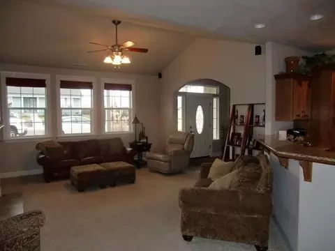 630 Barton, Eagle Point, OR 97524 photo 4