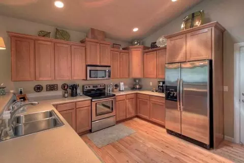1110 Rustler Peak, Central Point, OR 97502 photo 3