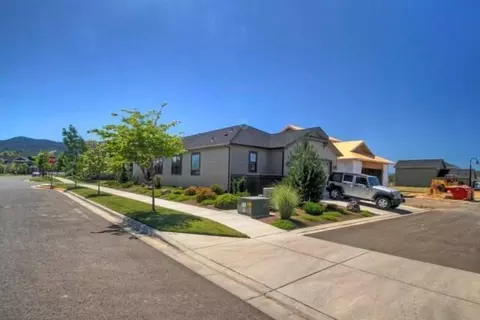 1110 Rustler Peak, Central Point, OR 97502 photo 12