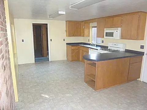 2280 Laurel Rd, Cave Junction, OR 97523 photo 4