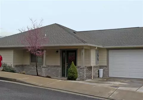 471 Elm St, Phoenix, OR 97535 photo 1
