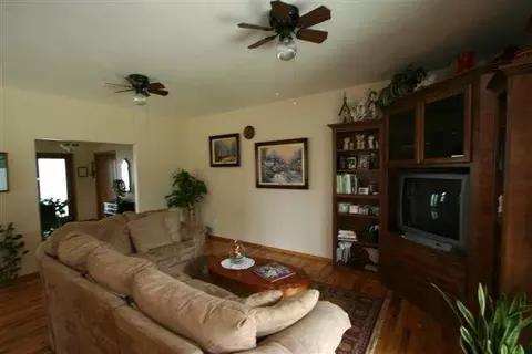 157 Orchardview Ave, Central Point, OR 97502 photo 3