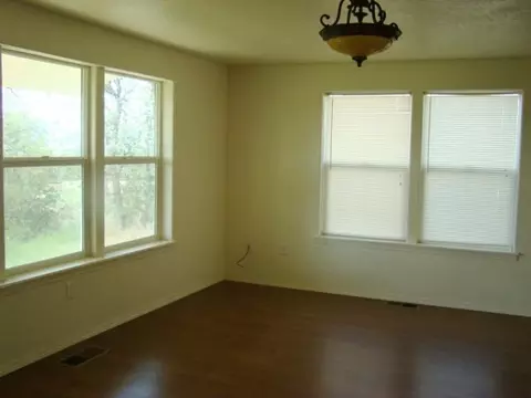 11202 Agate, Eagle Point, OR 97524 photo 5