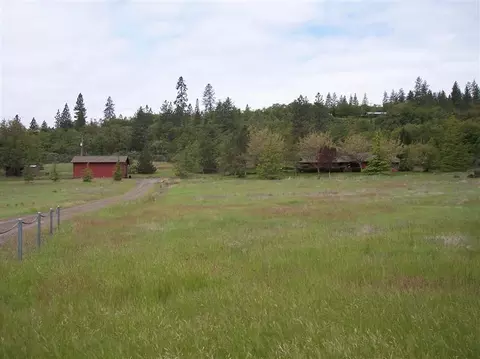 901 Rogue River Dr, Eagle Point, OR 97524 photo 17