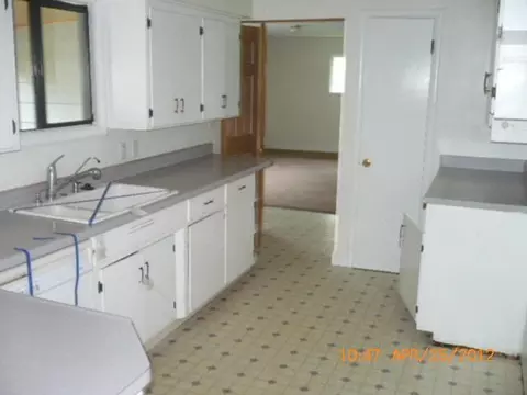 2624 Eric Ave, Central Point, OR 97502 photo 2