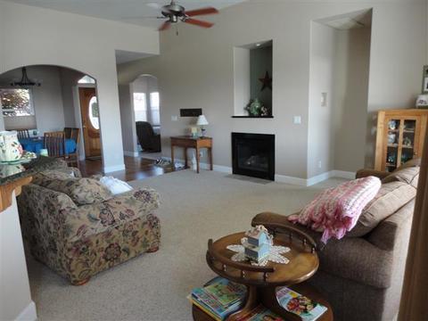 410 Leandra Ln, Eagle Point, OR 97524 photo 3