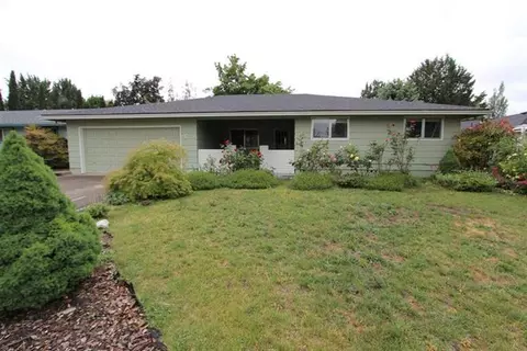 920 Freeman Rd, Central Point, OR 97502 photo 1