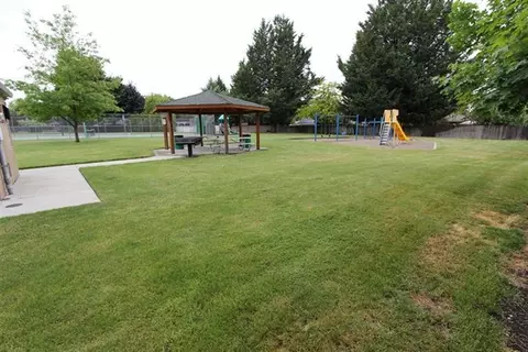 920 Freeman Rd, Central Point, OR 97502 photo 10