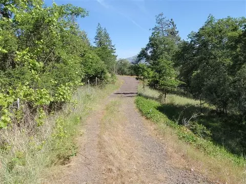 65 Prather St, Ashland, OR 97520 photo 4
