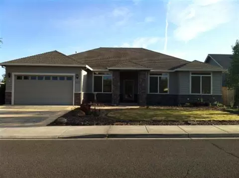 137 Bellerive Dr, Eagle Point, OR 97524 photo 1
