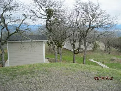 700 Borilla Cir, Eagle Point, OR 97524 photo 9